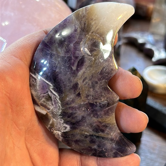 🎄SALE🎄Dream Amethyst Crystal Moon Face Carving! - Picture 1 of 3